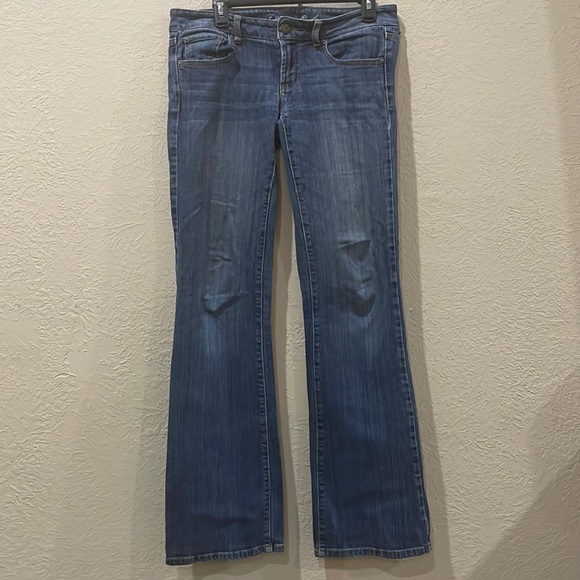 American Eagle Outfitters Denim - EUC AMERICAN EAGLE FAVORITE BOYFRIEND JEANS SIZE 6 LONG